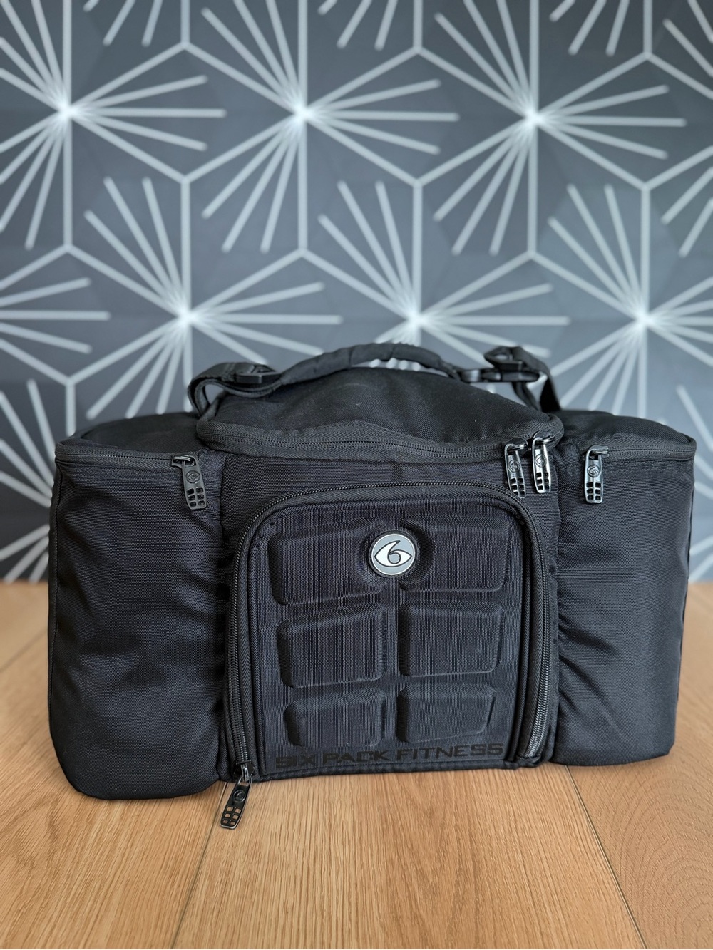 Six Pack Fitness Innovator 300 Meal Prep Bag Stealth Black Gym Tote